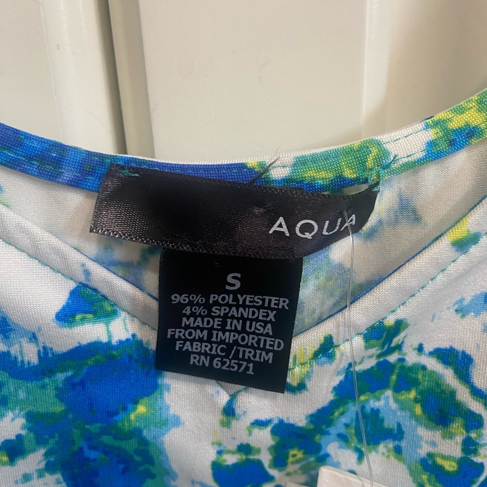 NWT aqua dress from Bloomingdale’s, size small, colors: blue, green, and white - Picture 5 of 8